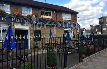 Window Boxes for Pubs_image_083