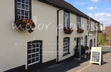 Window Boxes for Pubs_image_112